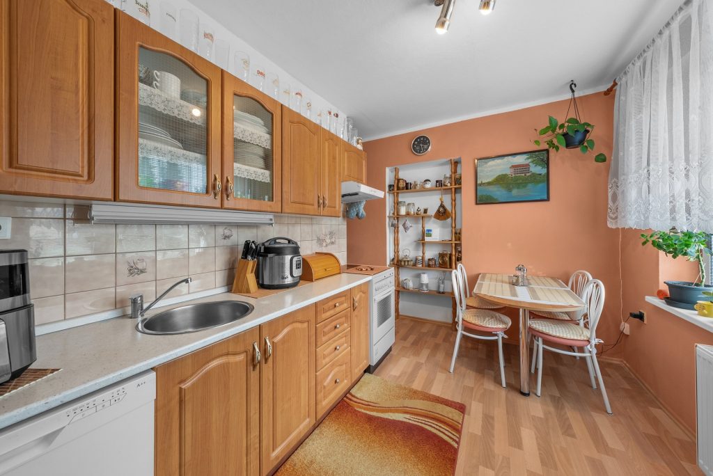 Prodej bytu 3+1, Kapitána Jaroše, Svitavy, lodžie, sklep